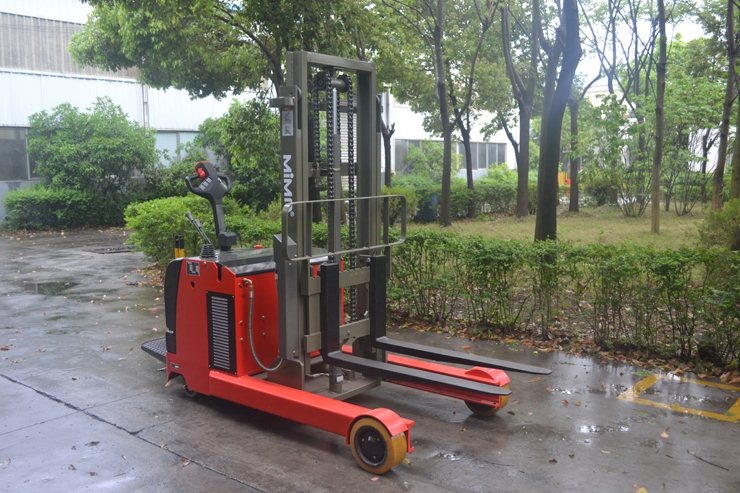 “湖南榮洲機械設(shè)備有限公司,移動式升降平臺價格,湖南升降貨梯,塑料托盤批發(fā),固定式升降平臺,曲臂式升降平臺,汽車尾板,全電動叉車” “湖南榮洲機械設(shè)備有限公司,移動式升降平臺價格,湖南升降貨梯,塑料托盤批發(fā),固定式升降平臺,曲臂式升降平臺,汽車尾板,全電動叉車”